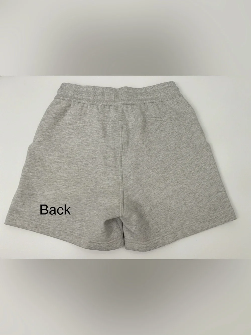 lululemon Women’s Scuba High-Rise Short, Heathered Core Ultra Light Grey. Size 6